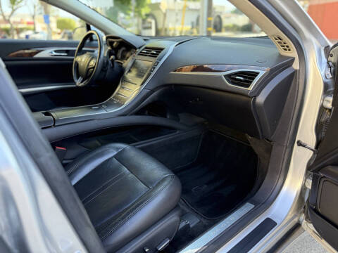 2014 Lincoln MKZ