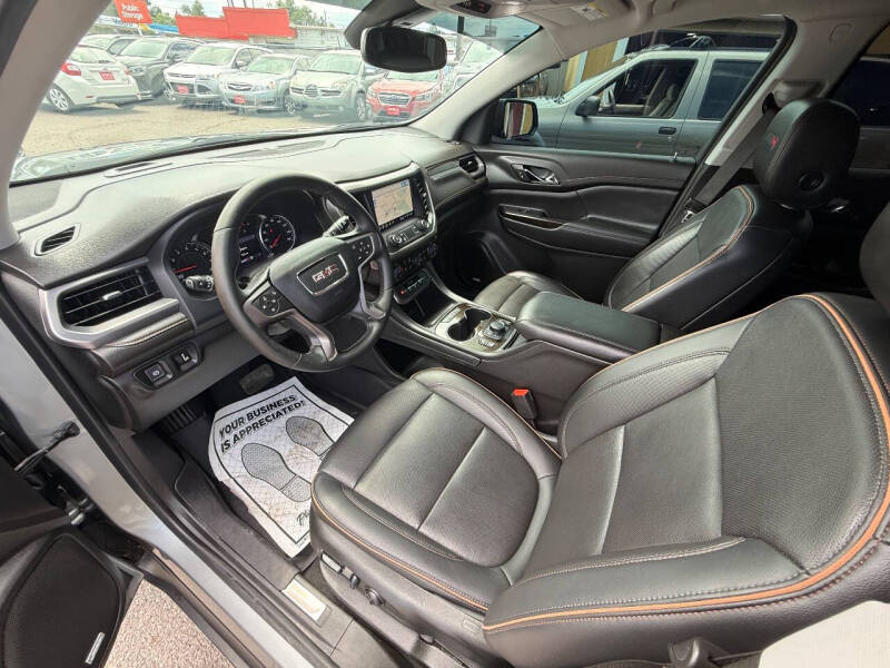 2023 GMC Acadia AT4