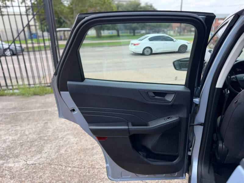 2022 Ford Escape S
