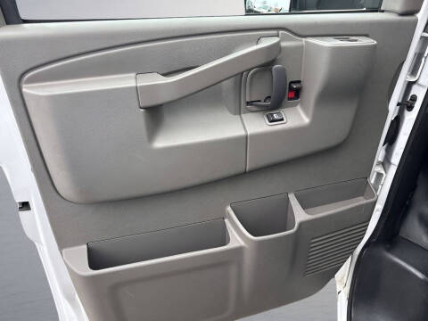 2024 Chevrolet Express 3500