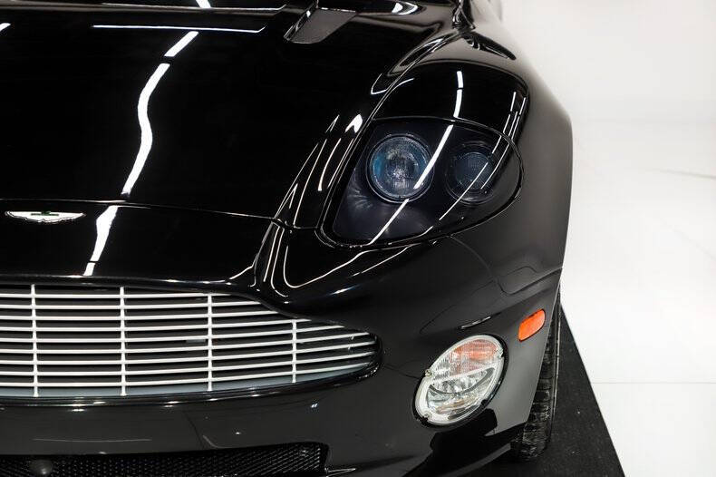 2003 Aston Martin V12 Vanquish
