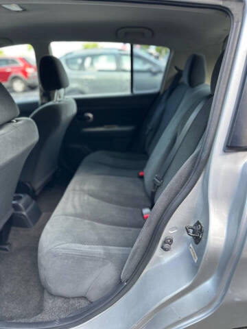 2012 Nissan Versa 1.8 S