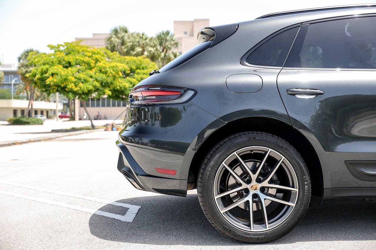 2022 Porsche Macan 28