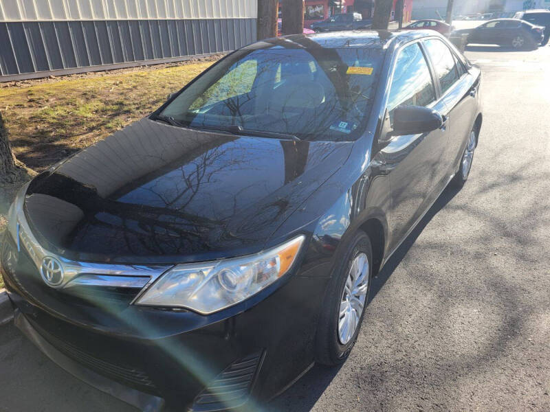 2012 Toyota Camry LE's photo