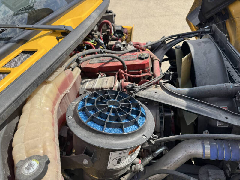 2019 Freightliner M2 106