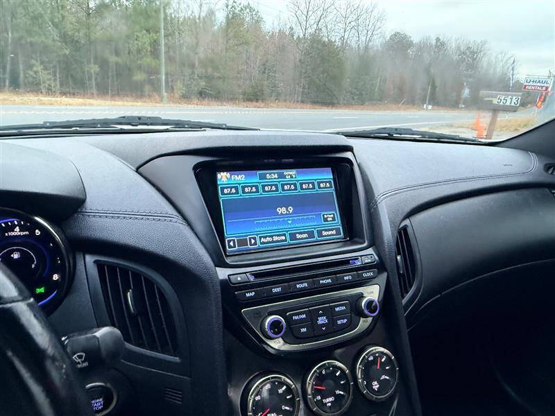 2013 Hyundai Genesis Coupe 2.0T Premium