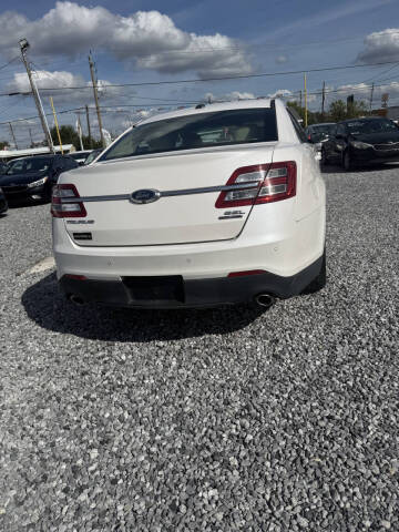 2017 Ford Taurus SEL