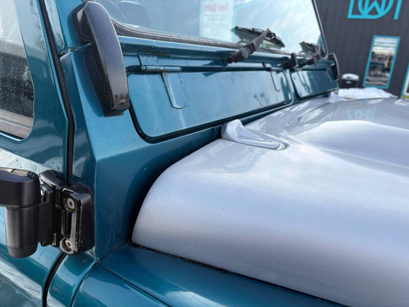 2000 Land Rover Defender