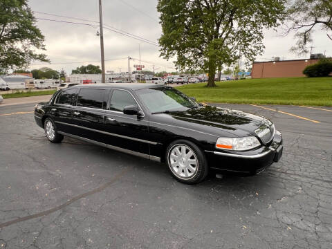 2003 Lincoln Town Car for sale at Dittmar Auto Dealer LLC in Dayton OH