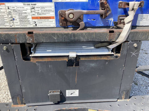 2017 Freightliner M2 106