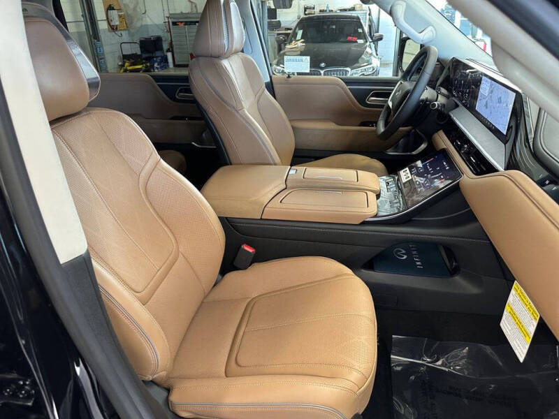 2025 Infiniti QX80 Sensory