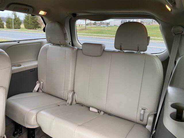 2014 Toyota Sienna XLE 7-Passenger