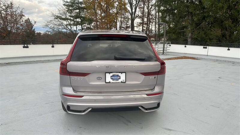 2026 Volvo XC60 B5 Plus