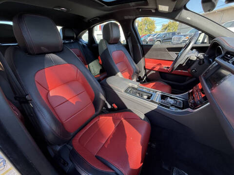 2016 Jaguar XF R-Sport