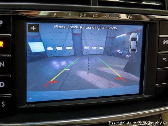 2017 Lincoln Continental Select