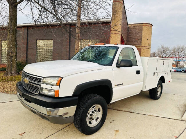 2005 Chevrolet Silverado 2500HD for sale at American Dream Motors in Winchester, VA