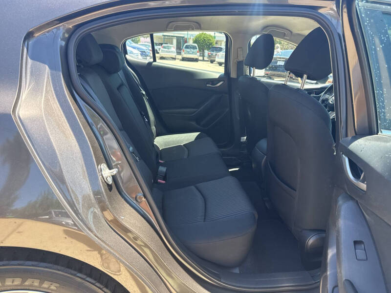2015 Mazda MAZDA3 i Touring