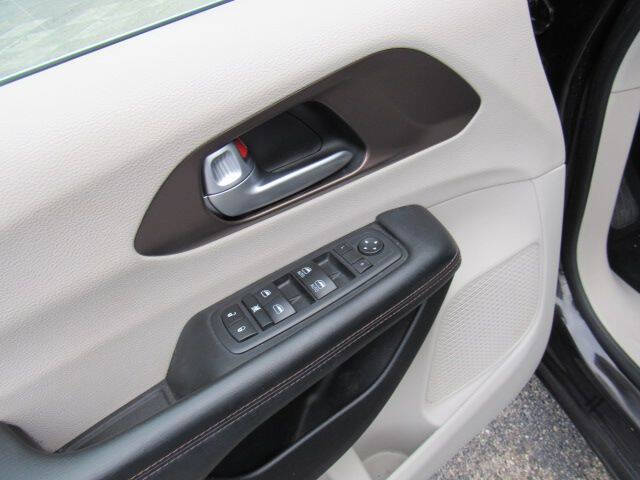 2017 Chrysler Pacifica Touring-L