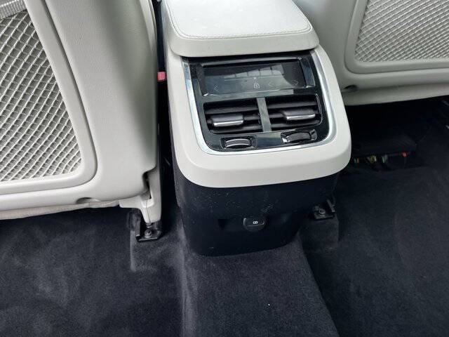 2022 Volvo XC90 T6 Inscription 7-Passenger