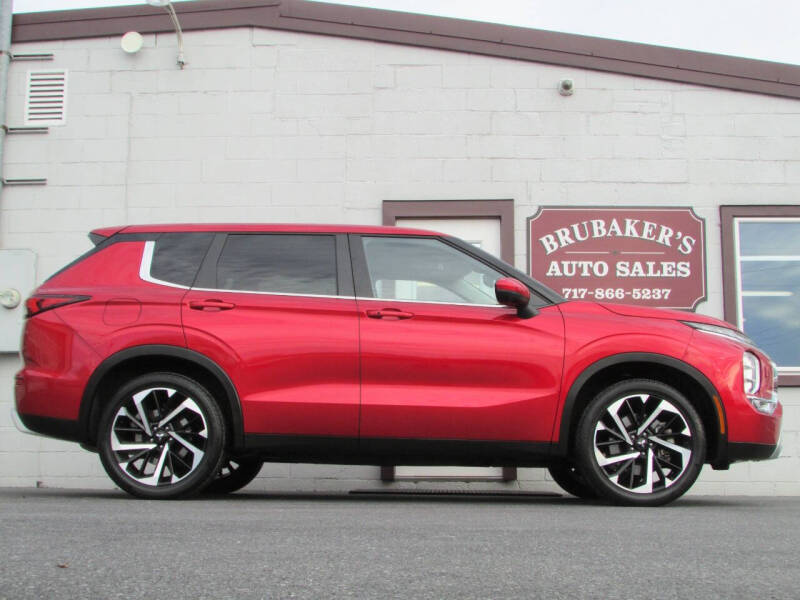 2022 Mitsubishi Outlander SE's photo