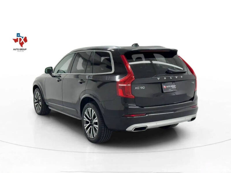 2021 Volvo XC90 T5 Momentum