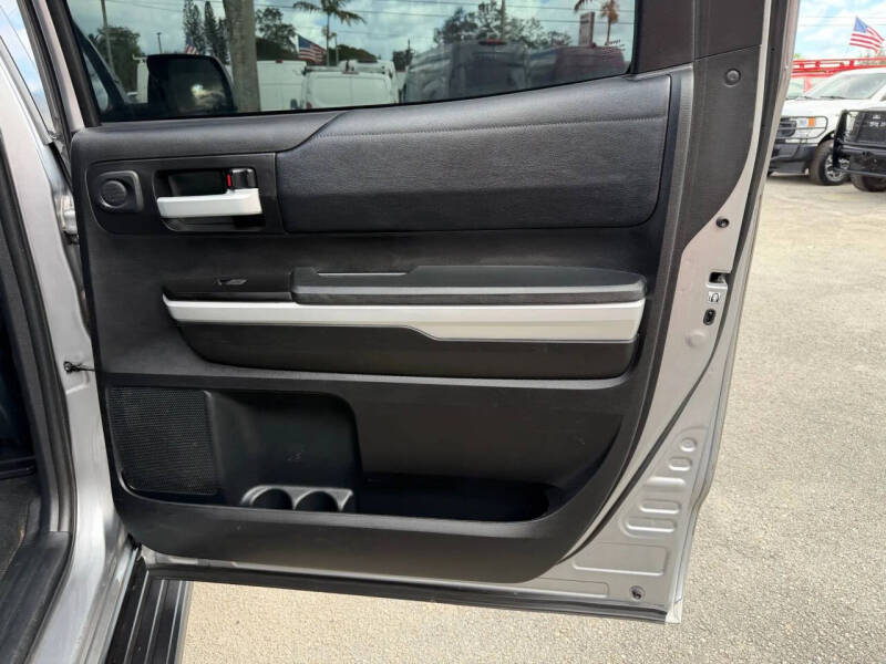 2018 Toyota Tundra SR5