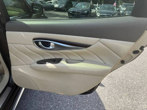 2016 Infiniti Q70L 3.7