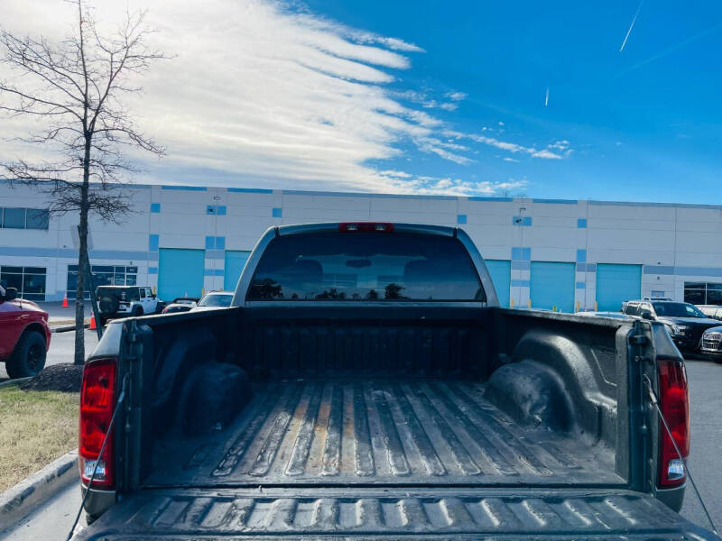 2005 Dodge Ram 2500 Pickup SLT photo 12