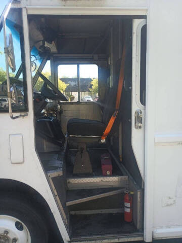 2005 Freightliner MT45 Chassis