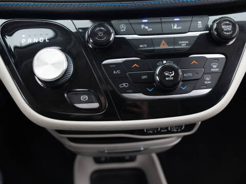 2021 Chrysler Pacifica Touring