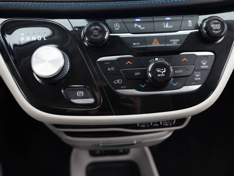 2021 Chrysler Pacifica Touring