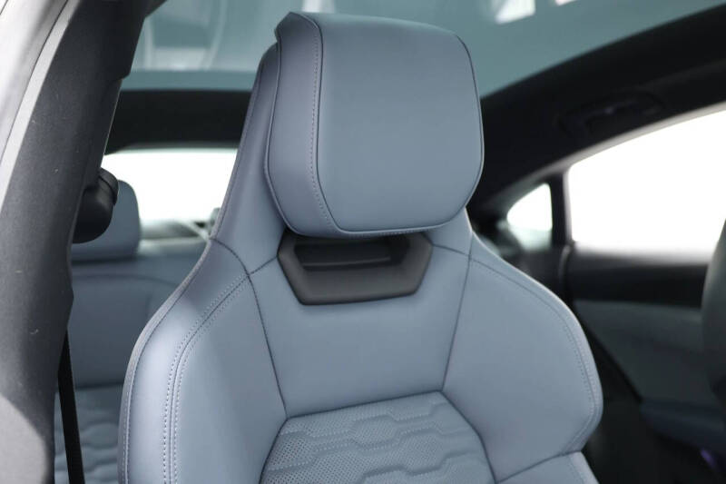 2024 Audi e-tron GT quattro Premium Plus