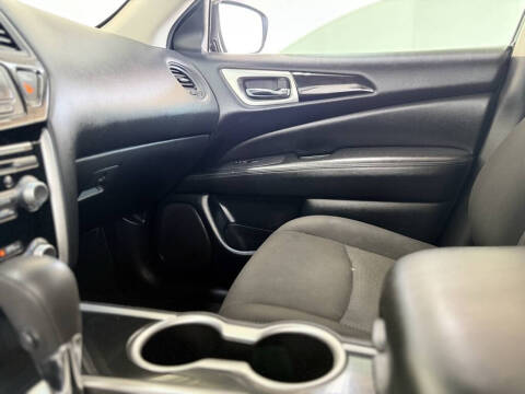 2020 Nissan Pathfinder S