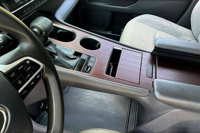 2021 Toyota Sienna LE 8-Passenger