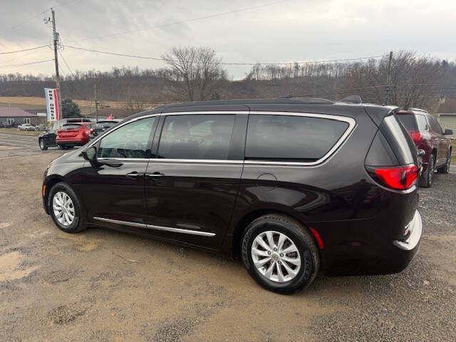 2017 Chrysler Pacifica Touring-L