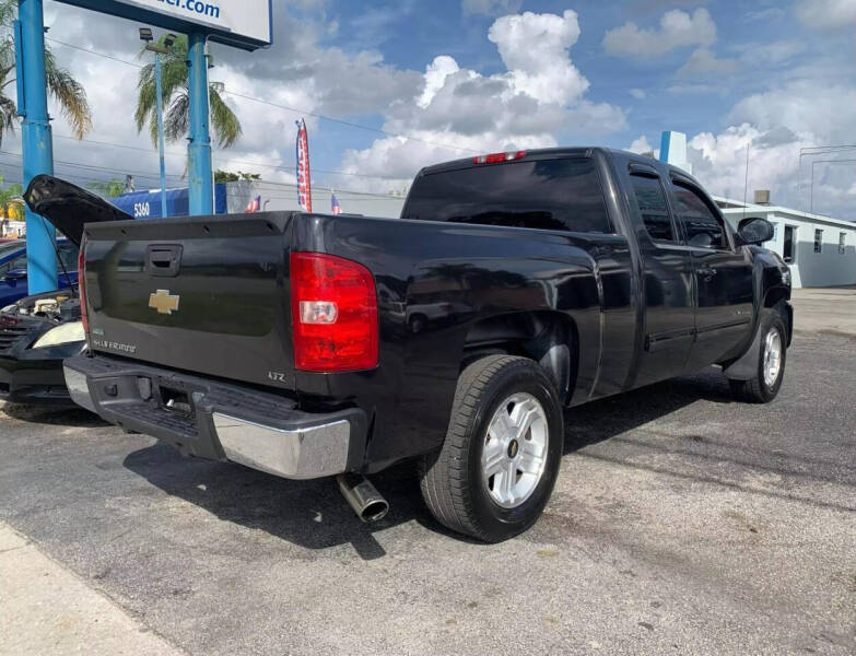 2010 Chevrolet Silverado 1500 LTZ photo 4