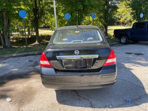 2011 Nissan Versa 1.8 SL