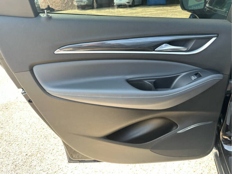 2022 Buick Enclave Essence