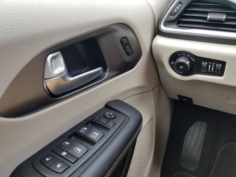 2023 Chrysler Pacifica Touring L