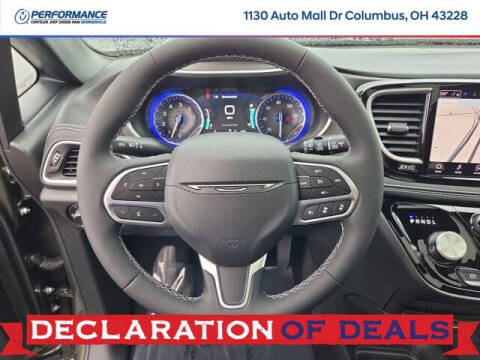 2027 Chrysler Pacifica Select