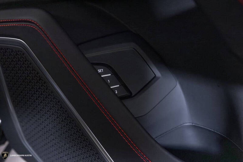 2024 Lamborghini Urus S