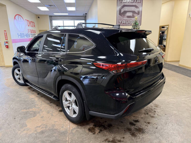 2023 Toyota Highlander LE