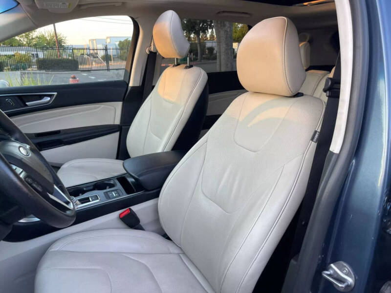 2019 Ford Edge Titanium