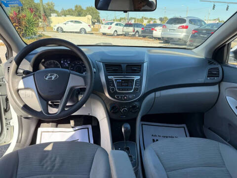 2016 Hyundai Accent SE