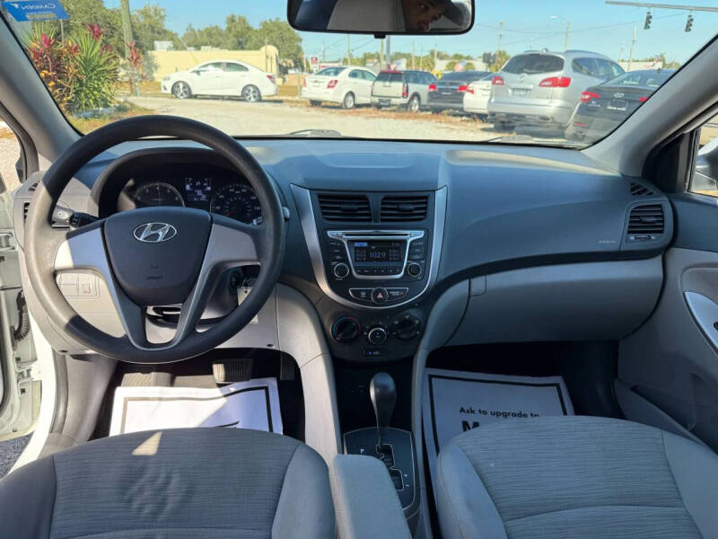 2016 Hyundai Accent SE