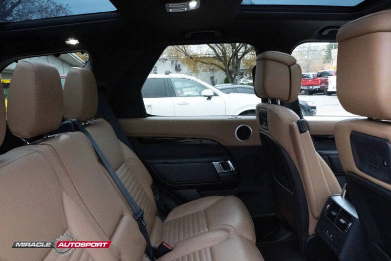 2022 Land Rover Discovery P300 S