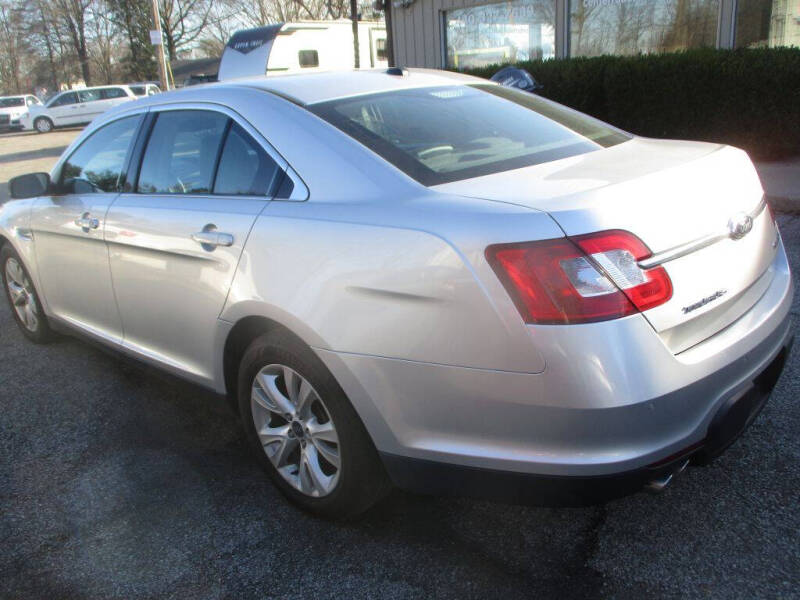 2011 Ford Taurus SEL