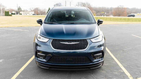 2024 Chrysler Pacifica Touring