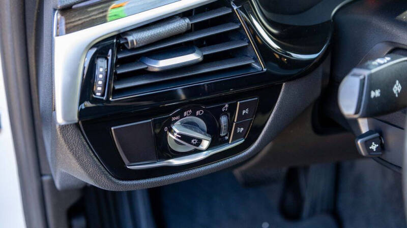 2020 BMW 5 Series 530i