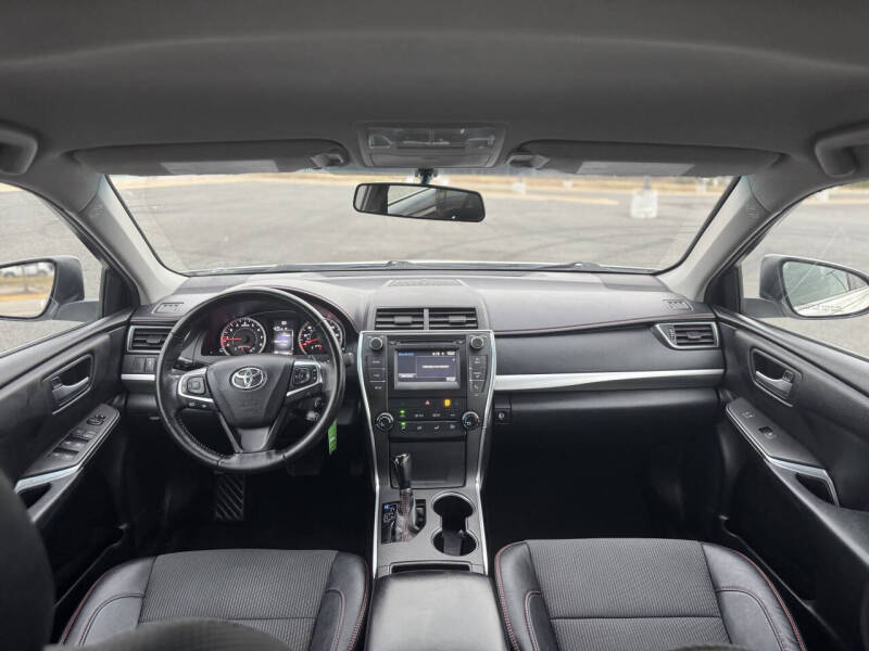 2016 Toyota Camry SE
